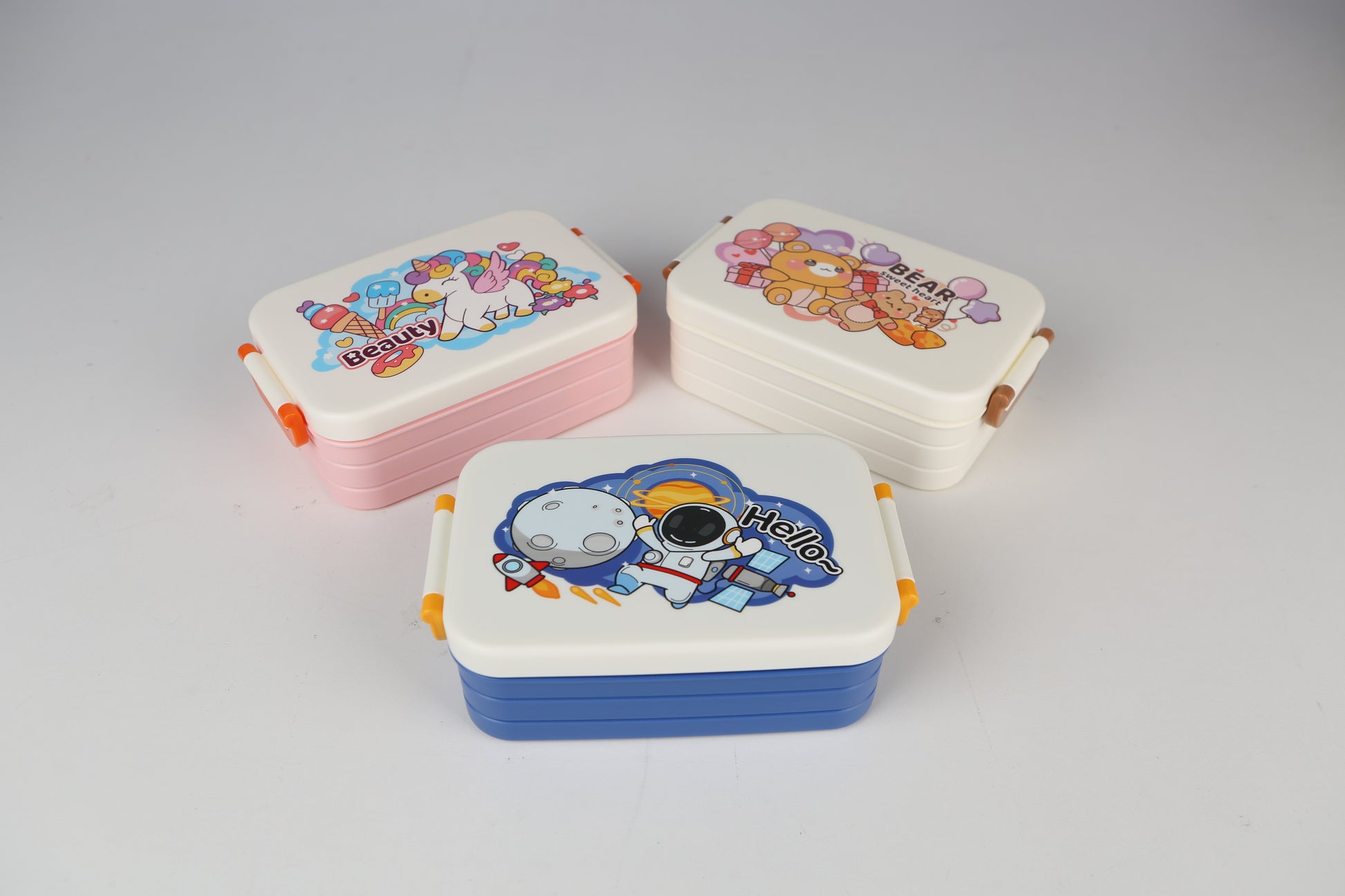 CLEENWOOD CWP-1020 850ml Bento Lunch Box, showing the compact, multi-compartment interior and the included fork and spoon stored neatly in the lid.